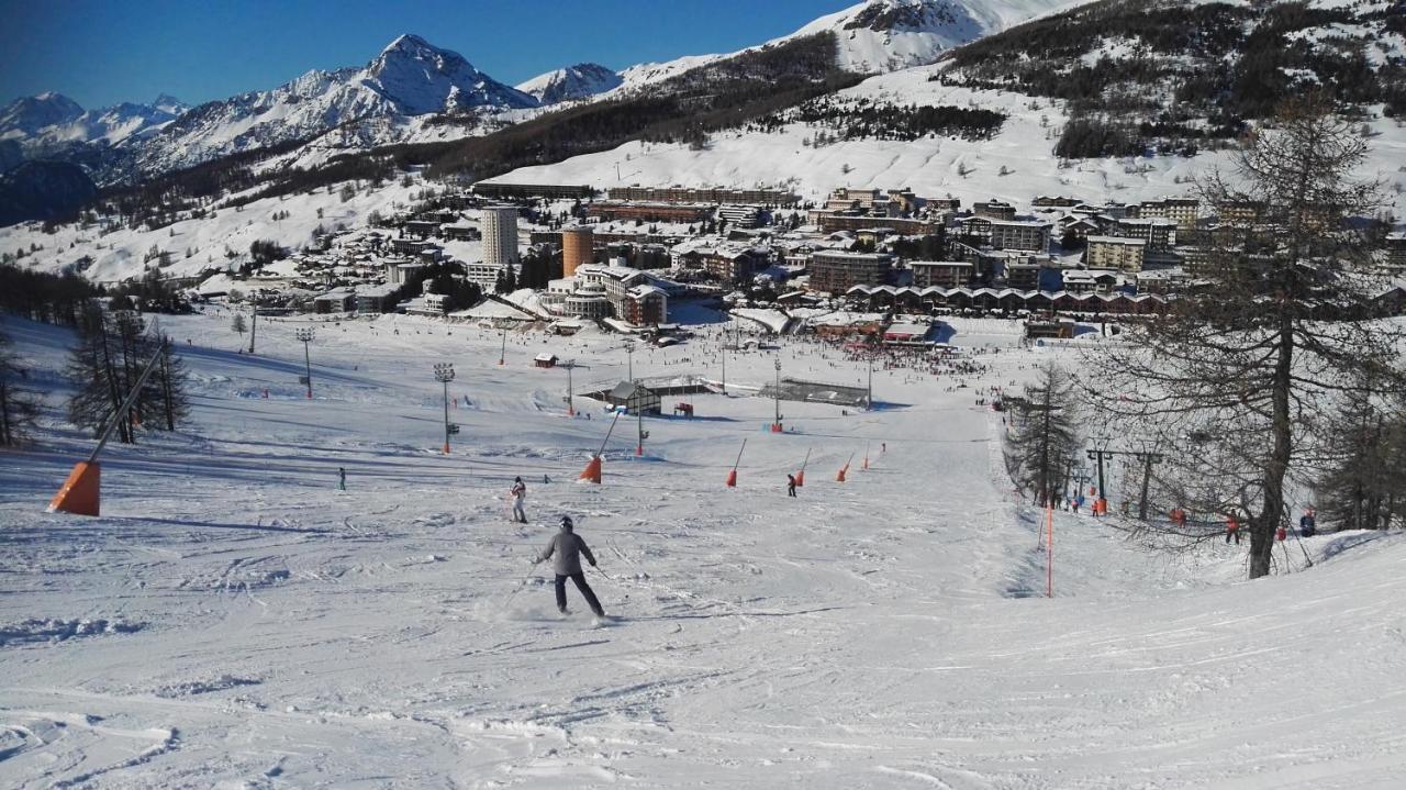 46 Vale C'E' Al Villaggio Olimpico Di Sestriere Exterior photo
